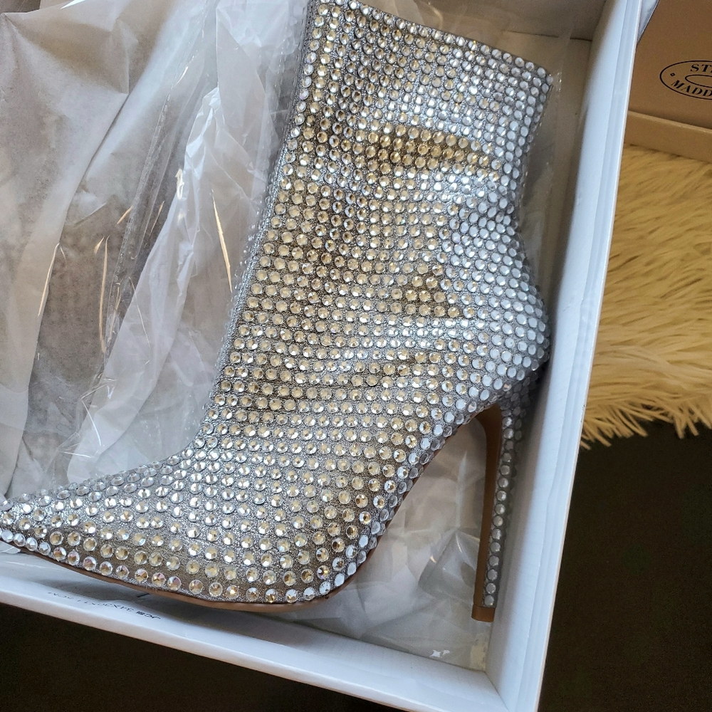 Steve Madden Winnings Rhinestone Pointy Toe Bootie - Picture 7 of 8